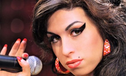 Nove anni fa moriva Amy Winehouse, il tributo dei social