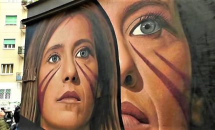 A Napoli Ilaria Cucchi inaugura il murales a lei dedicato