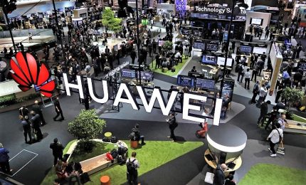 Inviano auguri da Iphone, puniti dipendenti Huawei