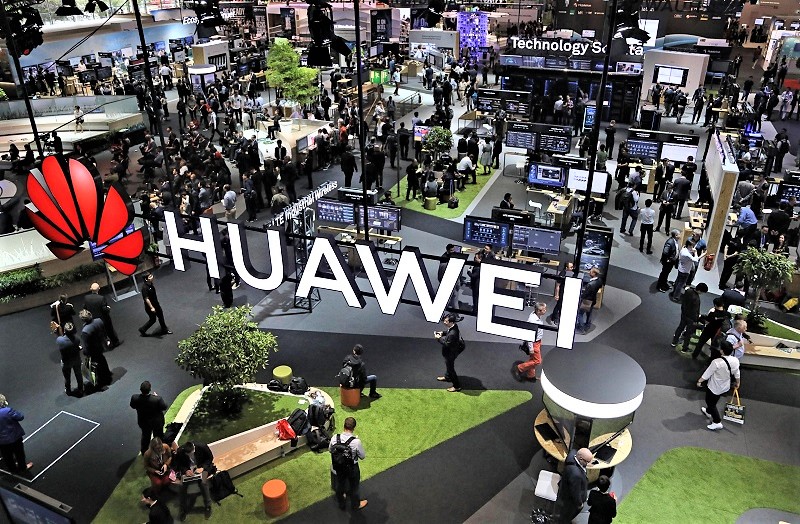 Inviano auguri da Iphone, puniti dipendenti Huawei