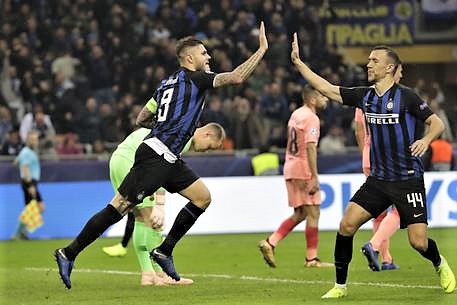 Icardi agguanta Barca, per Inter pari vale