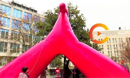 Si apre con un clitoride gigante il festival femminista svizzero