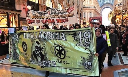 Proteste anti-Salvini, gilet gialli in piazza della Scala