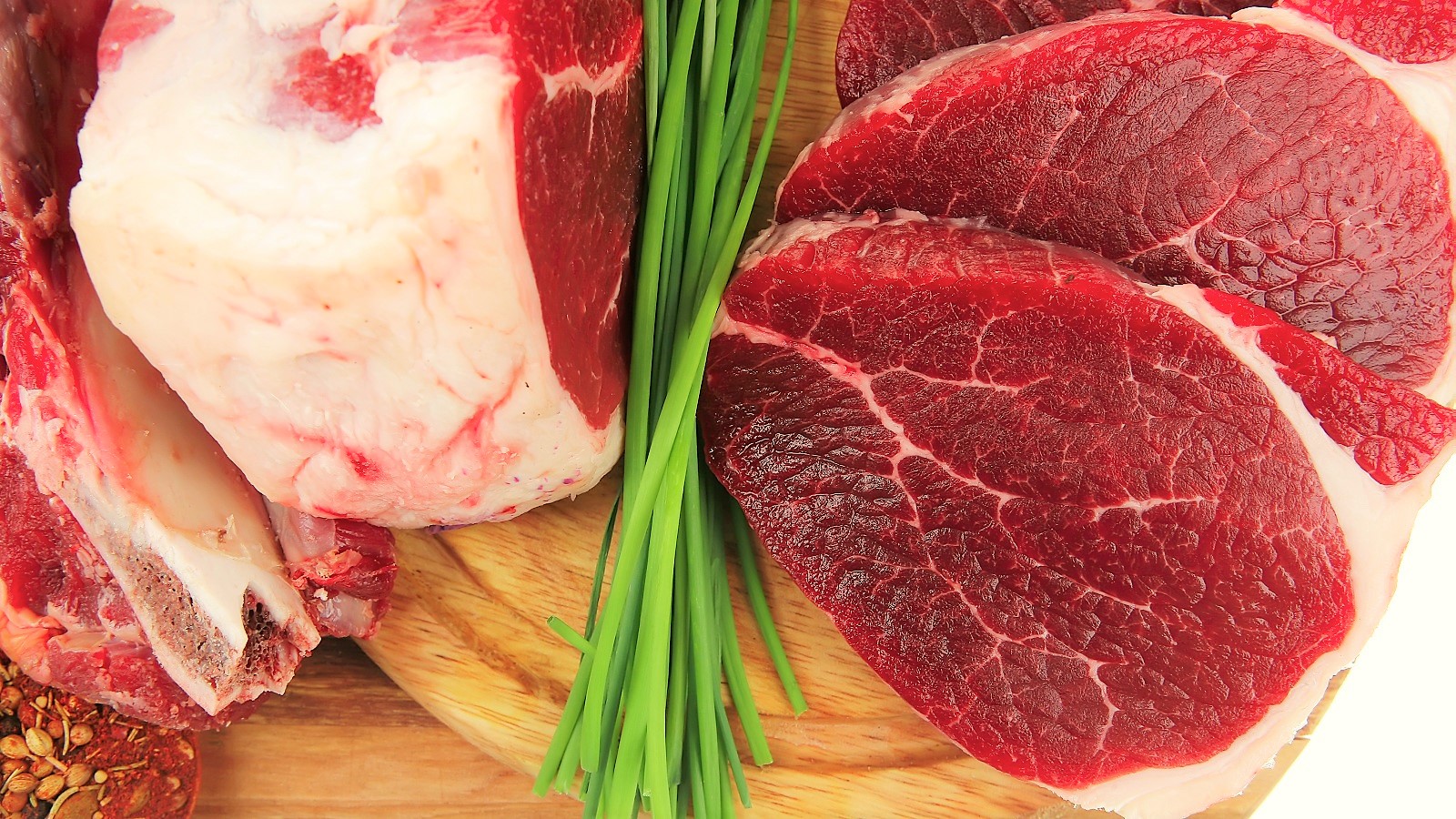 Carne rossa, il nutriente che aiuta a combattere i tumori