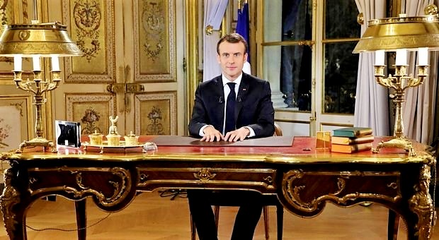 Macron aumenta di 100 euro al mese i salari minimi. “La collera è giusta”