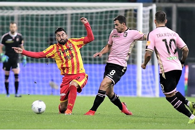 Finisce 0-0 l’anticipo fra Palermo e Benevento