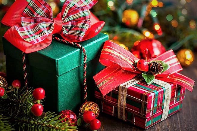 Natale da 50 miliardi: tredicesime record e italiani più ottimisti Natale da 50 miliardi: tredicesime record e italiani più ottimisti