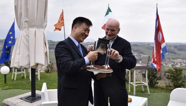 Disertore all’ex ambasciatore nordcoreano a Roma: “Amico vieni a Seul”