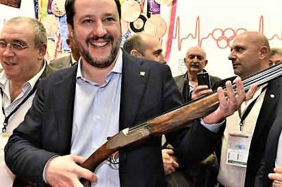 Salvini attende voto, tensioni in M5s su voto online