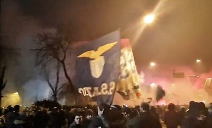 Roma, scontri tra ultras e polizia alla festa della Lazio. Un arresto e 8 agenti contusi