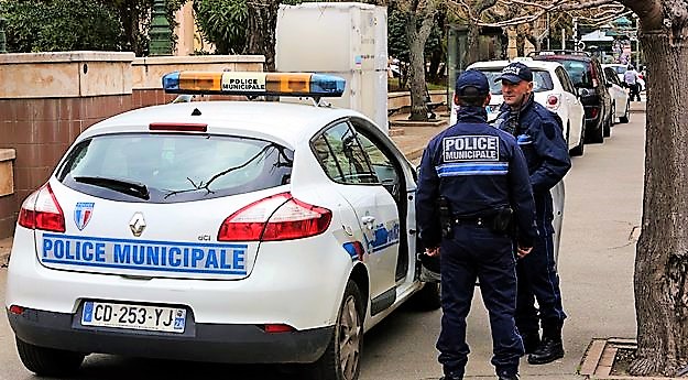 Sparatoria e presa ostaggi a Bastia, un morto e 6 feriti