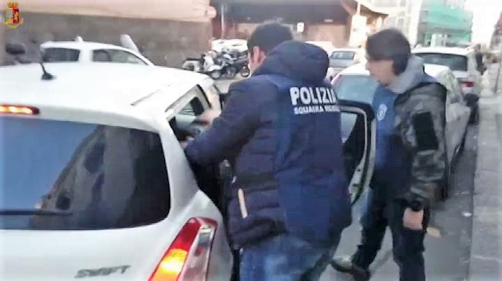 “Pizzo” e traffico droga con l’Albania, 12 arresti a Catania