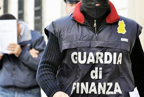 Camorra in Veneto: tra gli arrestati, sindaco, direttore banca e agenti polizia