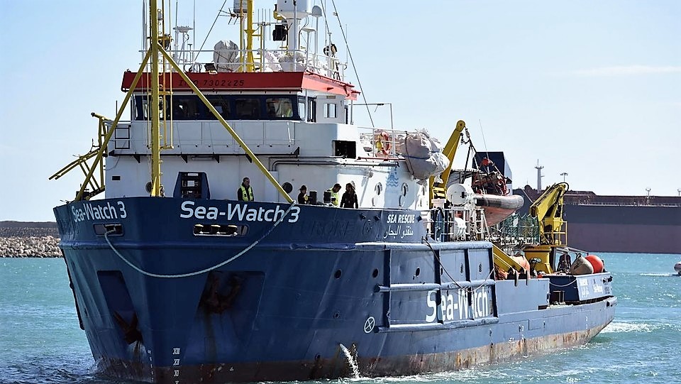 SeaWatch soccorre 65 migranti. Salvini non si fa attendere: “Diffidata Ong, i nostri porti rimangono chiusi”