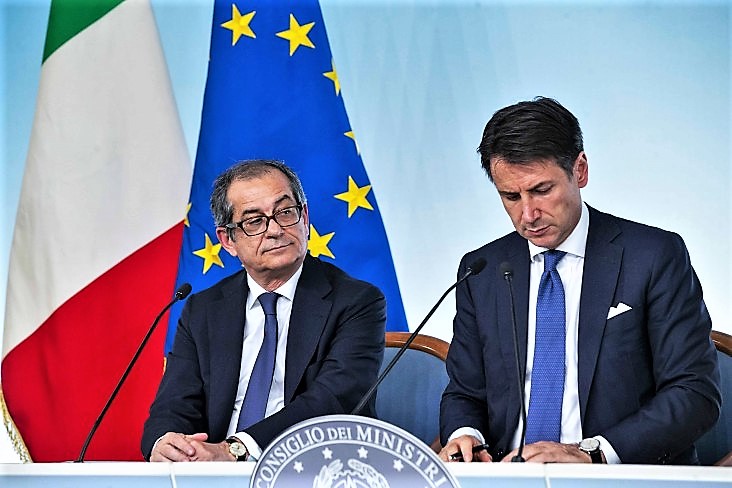 L’Italia fatica a stoppare procedura di infrazione, asse Conte-Tria. Tensioni nel governo su Flat tax