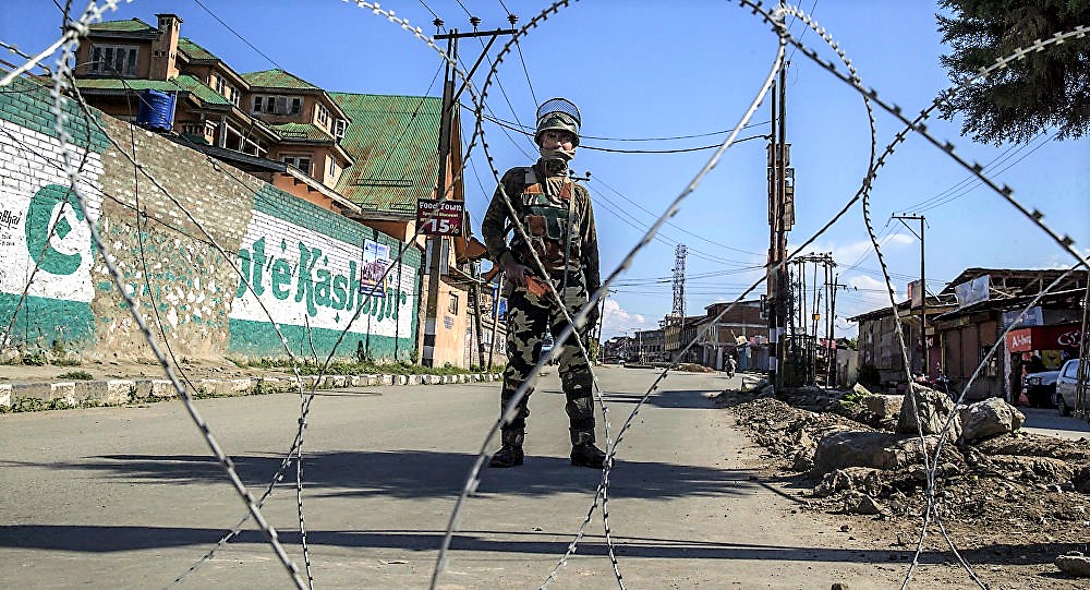 India-Pakistan, è tregua armata. Scontri tra forze indiane e “terroristi”, almeno 6 morti