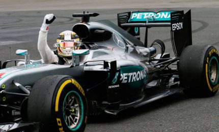 Hamilton non si ferma, Ferrari Vettel seconda