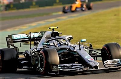 Pole di Bottas, terzo tempo per Vettel. Leclerc quinta fila: “Sono stato stupido”