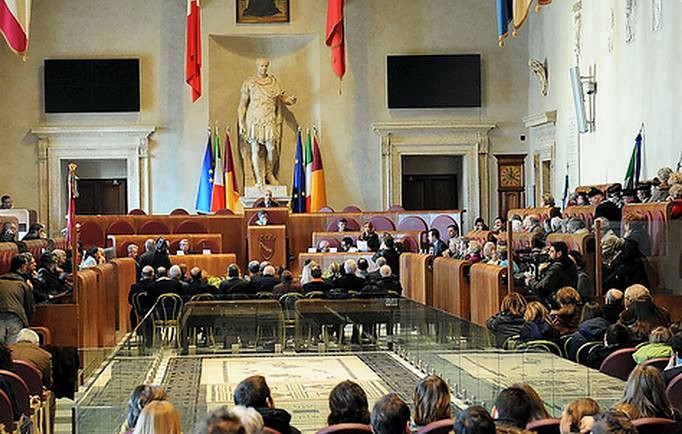 Terremoto in Campidoglio, il caso De Vito e i pericoli del limite del doppio mandato