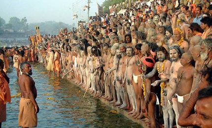 India, milioni di pellegrini hindù al raduno per il Kumbh Mela