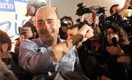 Zingaretti trionfa a primarie: "Non sono un capo, ma il leader di una comunità"