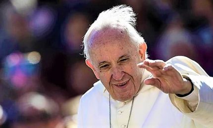 Il Papa bacchetta l'Europa: "Italia penalizzata sui migranti"