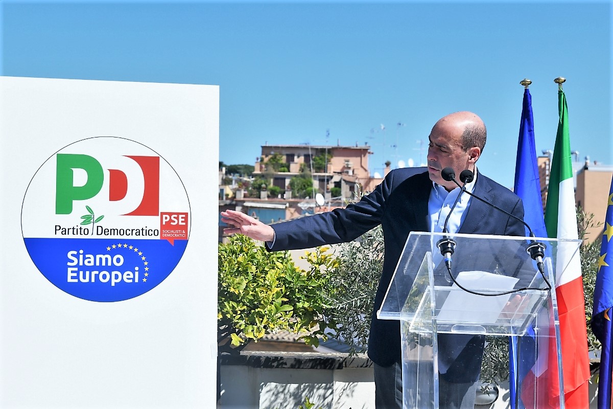 Zingaretti presenta simbolo Pd: “Possibile vincere” 
