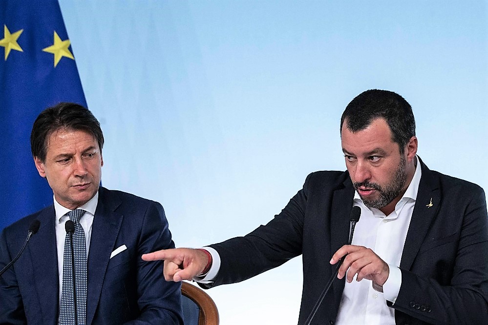 Via libera a rimborsi a truffati da banche, no a “Salva Roma”. L’ira di Conte contro Salvini: “Non siamo tuoi passacarte”