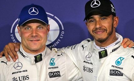 A Baku Bottas-Hamilton, è dominio record Mercedes