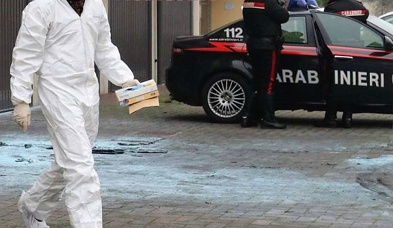 Uccide la moglie e tenta il suicidio, grave 87enne