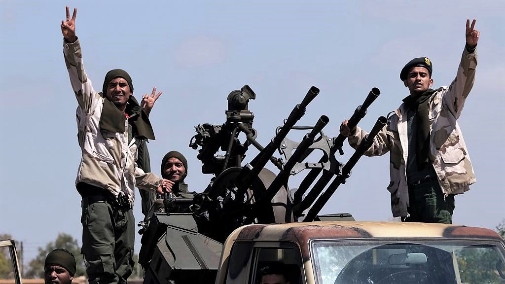 L’offensiva di Haftar non si arresta. Raffica di missili su Tripoli, almeno 2 morti
