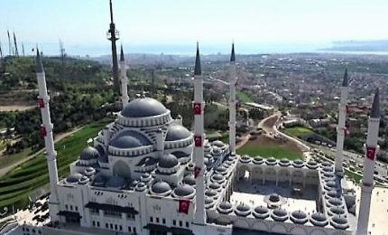 Inaugurata a Istanbul la più grande moschea della Turchia