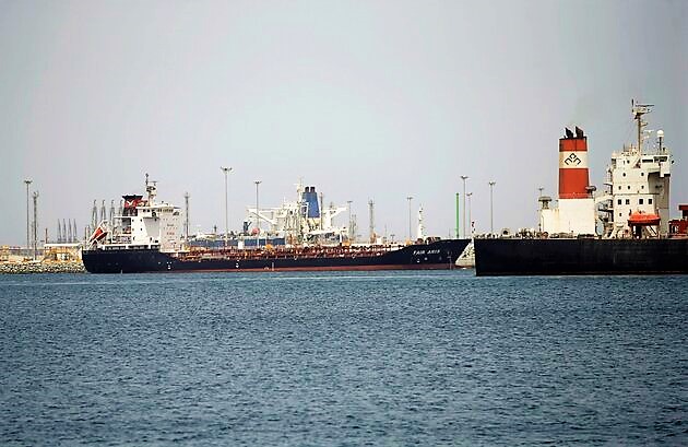 Sabotate navi petroliere saudite, alta tensione con Iran