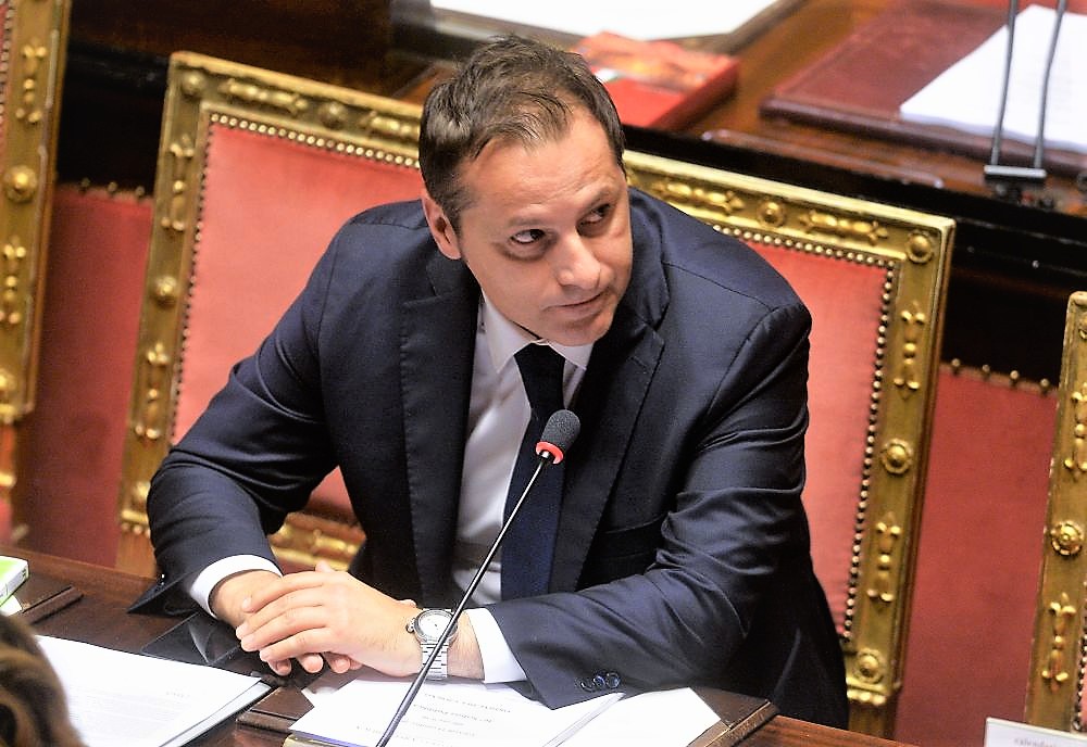 Conte liquida Siri,”revoca in Cdm”. Giorgetti: “Sono preoccupato”. Ma Salvini non ferma il governo