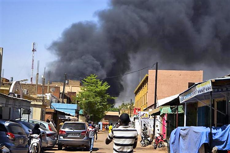 Jihadisti attaccano una chiesa in Burkina Faso, uccisi prete e 5 fedeli