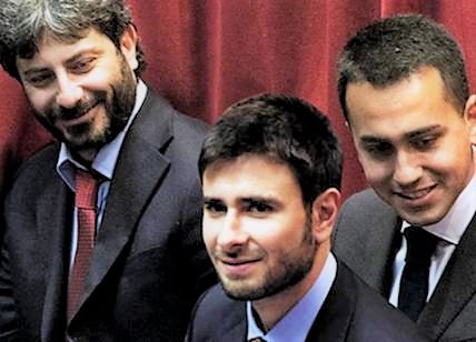 Stati generali M5S a tarallucci e vino, Di Battista parla ma non rompe. E i social snobbano il movimento