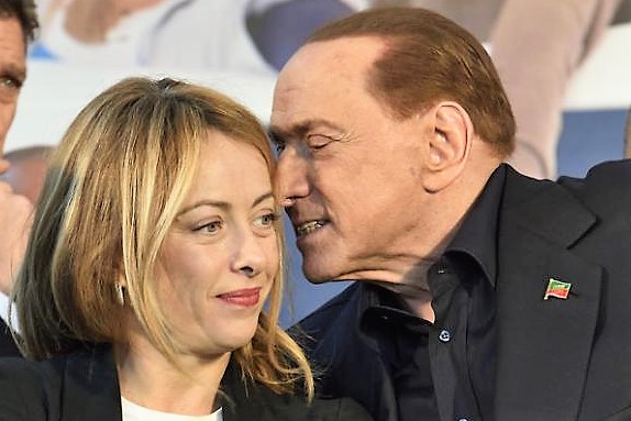 Giorgia Meloni chiama Berlusconi, dopo trattativa centrodestra ritrova unità su Mes