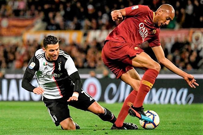 Roma batte 2-0 la Juventus e spera ancora in posto Champions