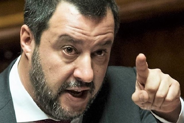 Busta con proiettile a Salvini. “Non mi fanno paura”