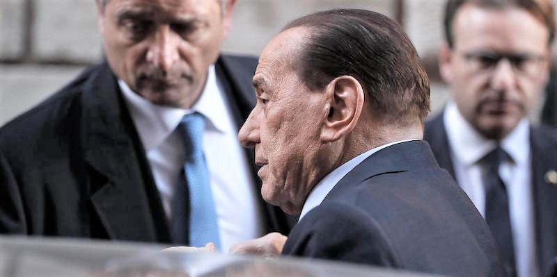 Berlusconi allontana il calice sospetto: FI non tratta con Conte