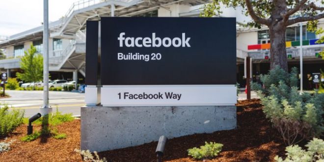 La Silicon Valley nel mirino delle autorità americane, affondano Google e Facebook