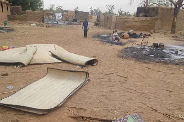 Attacco a un villaggio, 100 morti a Mali
