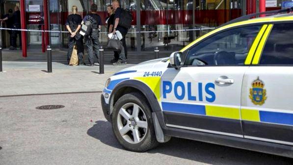 Esplosione a Stoccolma, 20 feriti. “Forse bomba”