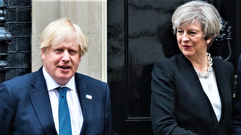 Johnson favorito per il dopo May, rischio di Brexit dura