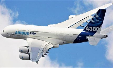 Compagnia aerea saudita cancella acquisto 30 Boing e sceglie Airbus