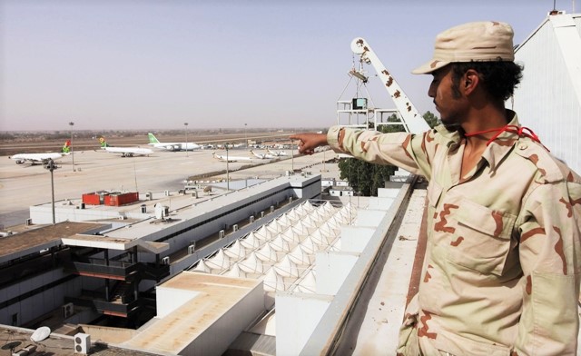 Missili su aeroporto di Tripoli, voli sospesi