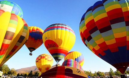 400 mongolfiere in volo colorano il cielo della Lorena