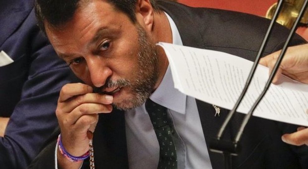 Salvini vede fallire il blitz: “Ma non si poteva andare avanti”. E si prepara alla traversata nel deserto