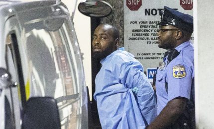 Paura a Filadelfia, uomo ferisce 6 agenti. Arrestato 34enne afroamericano
