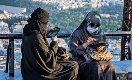 Legge anti-burqa in Olanda, in piazza le donne con il velo